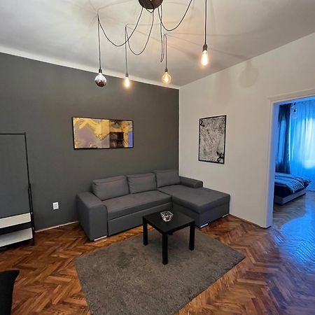 Two Bedroom Apartment Near Slavija Square เบลเกรด ภายนอก รูปภาพ