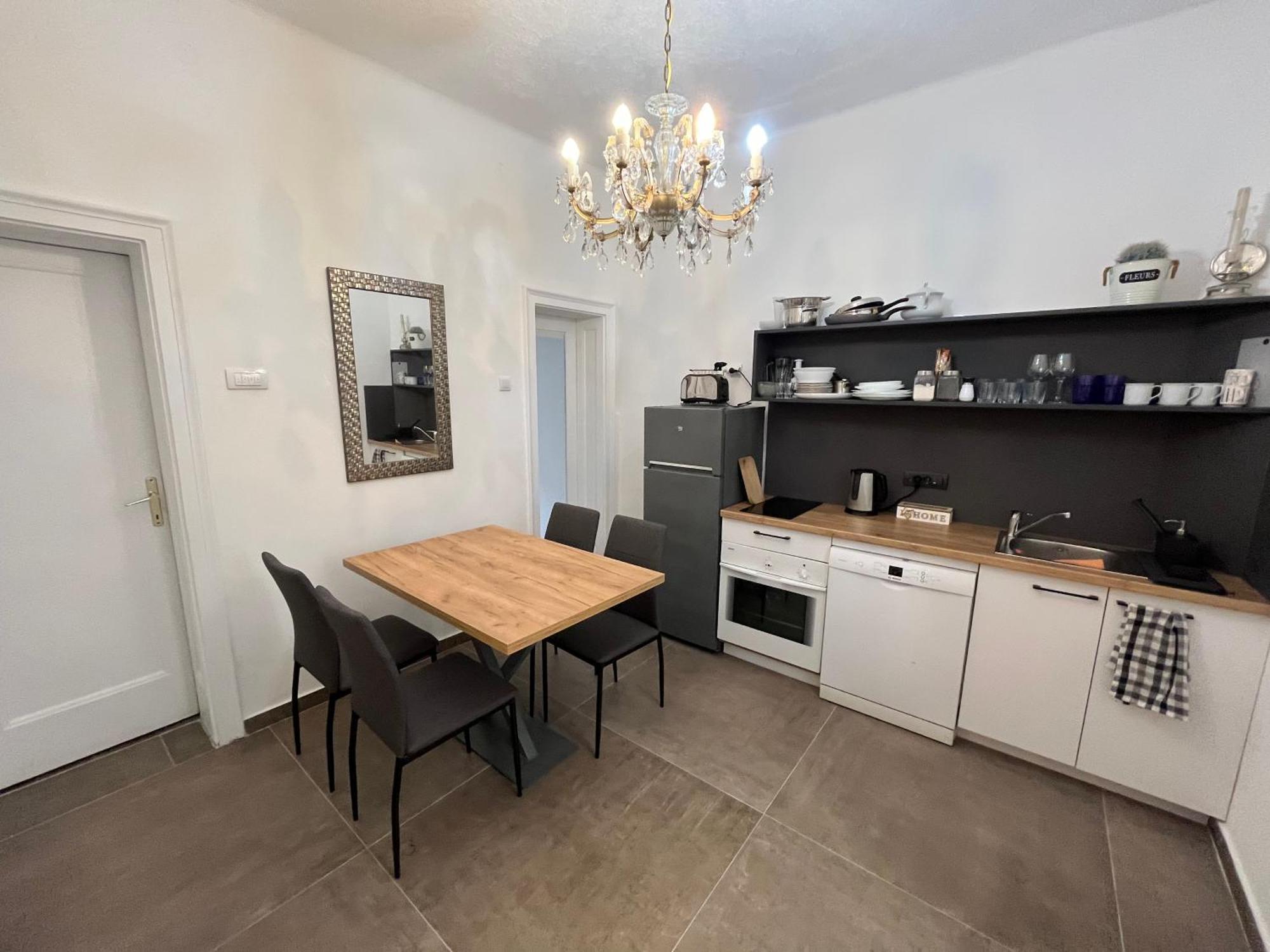 Two Bedroom Apartment Near Slavija Square เบลเกรด ภายนอก รูปภาพ