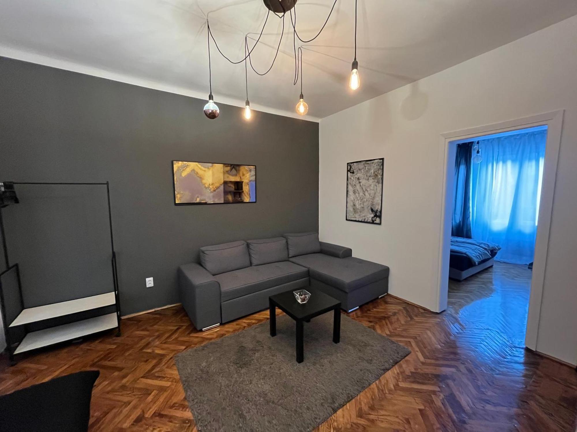 Two Bedroom Apartment Near Slavija Square เบลเกรด ภายนอก รูปภาพ