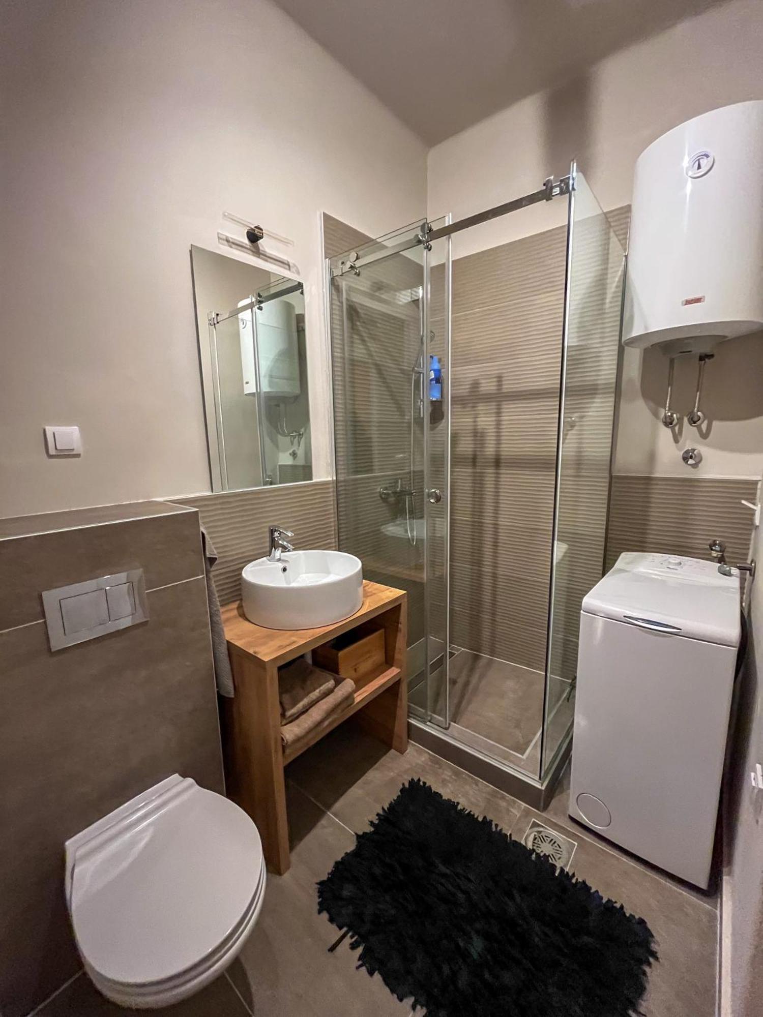 Two Bedroom Apartment Near Slavija Square เบลเกรด ภายนอก รูปภาพ