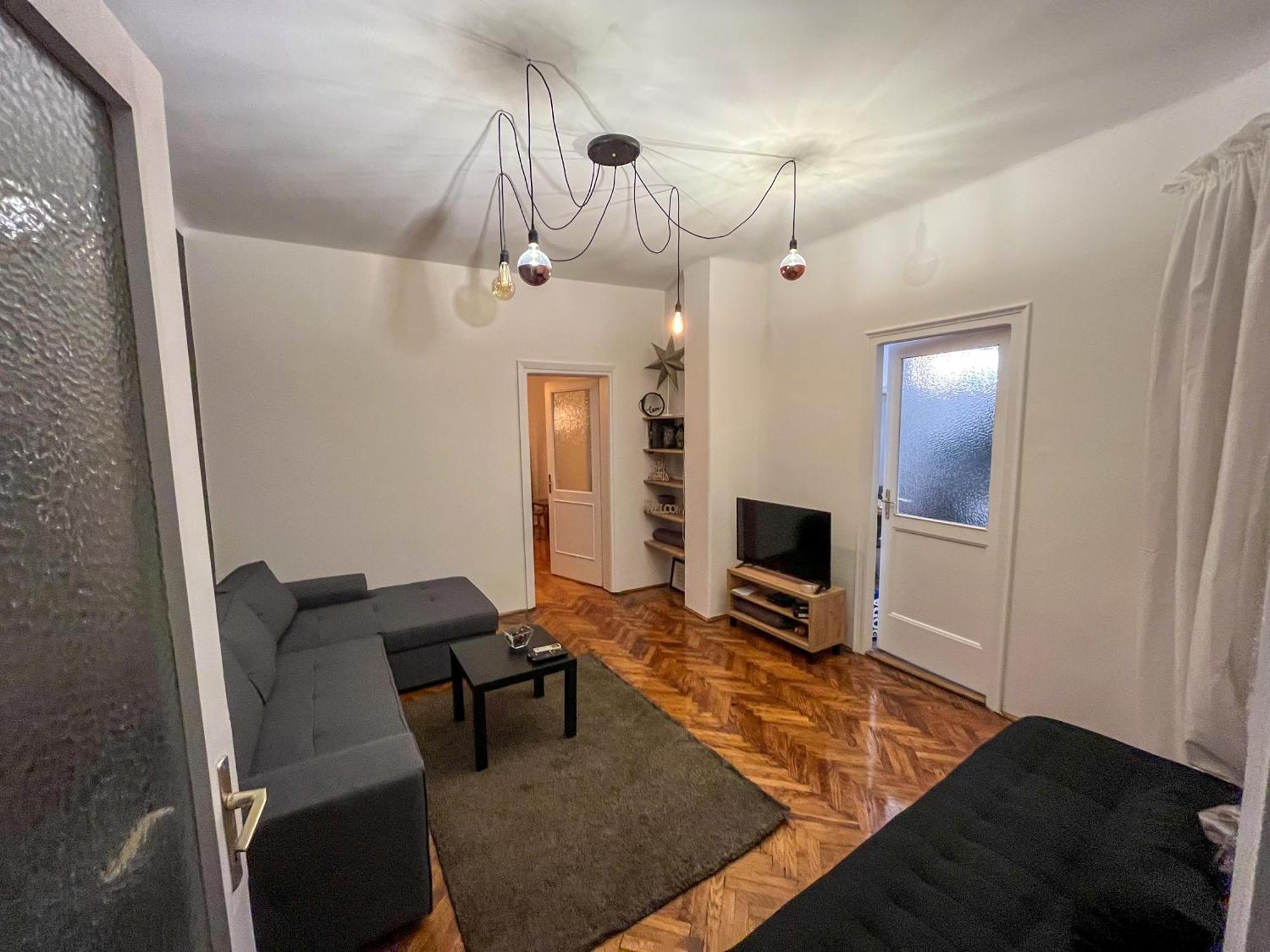 Two Bedroom Apartment Near Slavija Square เบลเกรด ภายนอก รูปภาพ