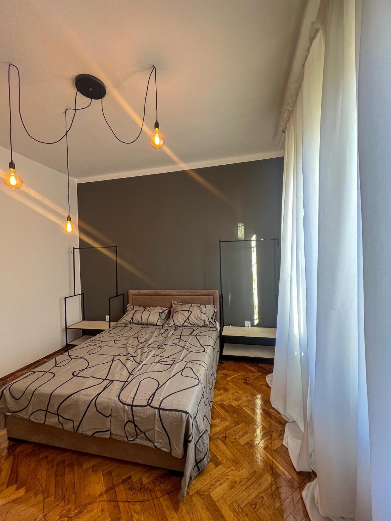 Two Bedroom Apartment Near Slavija Square เบลเกรด ภายนอก รูปภาพ