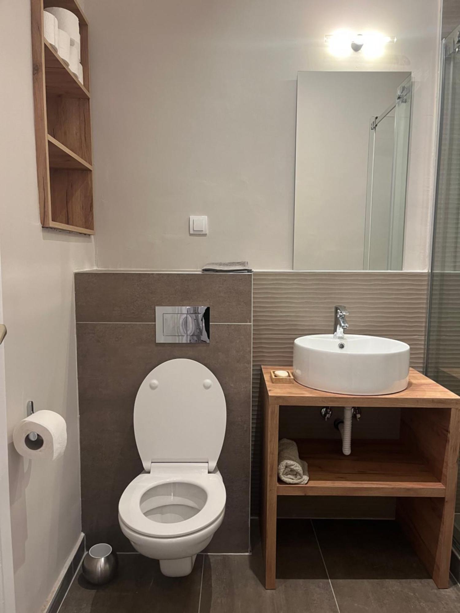 Two Bedroom Apartment Near Slavija Square เบลเกรด ภายนอก รูปภาพ