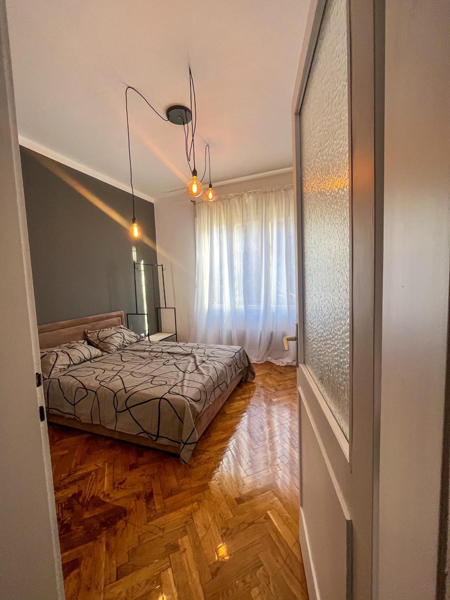 Two Bedroom Apartment Near Slavija Square เบลเกรด ภายนอก รูปภาพ